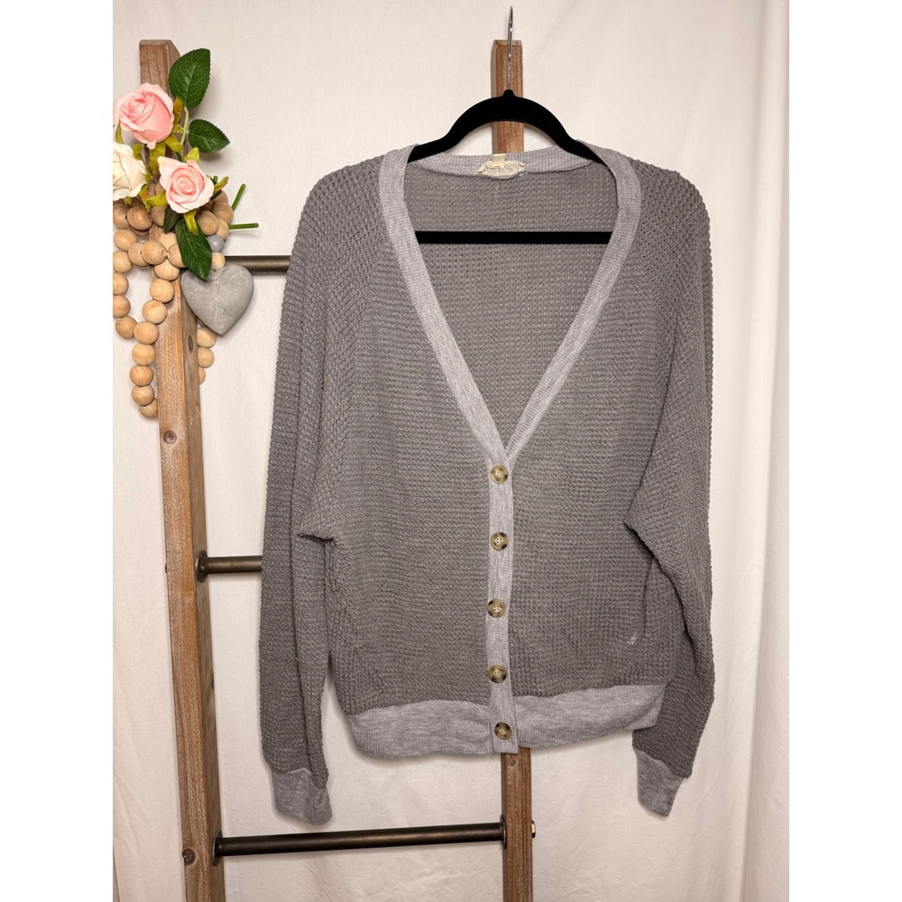 Listicle Womens Grey Waffle Knit Button Front V-Neck Cardigan Sweater Medium